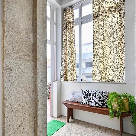 Belas Artes 1 Flat - By Guest * Porto